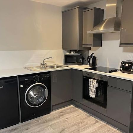 Hosted By Ryan - 2 Bedroom Apartment Ливърпул Екстериор снимка